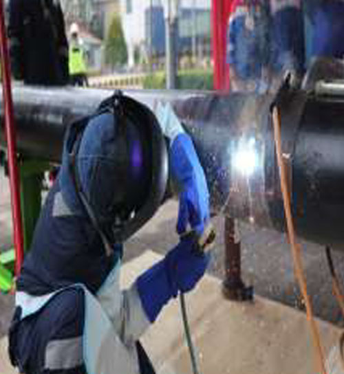 Pengelasan-di-area-Kilang-Pertamina-International-1 Pengelasan-di-area-Kilang-Pertamina-International-1
