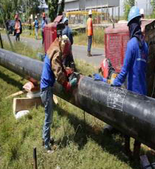 Pengelasan-di-area-Kilang-Pertamina-International-2 Pengelasan-di-area-Kilang-Pertamina-International-2